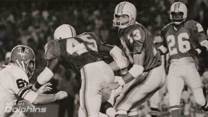 Dolphins Super Bowl MVP Jake Scott dies at 75