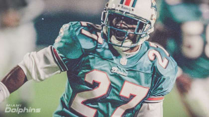 Cornerback Terrell Buckley of the Miami Dolphins stands on the field  News Photo - Getty Images