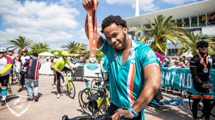 Miami Dolphins: 10th annual Dolphins Cancer Challenge sees record