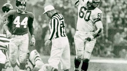 Chuck Bednarik, center and linebacker for the Philadelphia Eagles, 1959 -  SuperStock