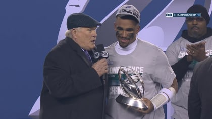 Los Angeles Rams presented with George Halas trophy after winning NFC  Championship