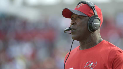 Lovie Smith calls Doug Martin the lead running back in Tampa Bay