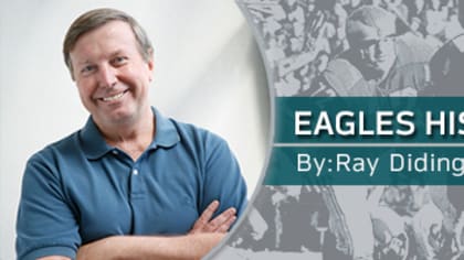 Philadelphia Eagles on X: Our #DALvsPHI @SantanderBankUS Alumni Captains  are Tommy McDonald and Bob Brown, who will receive their HOF rings:    / X