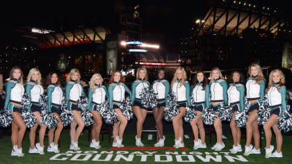 Visit Philadelphia® Distributing Cheer Cards in Support of Philadelphia  Eagles — Visit Philadelphia Media Center