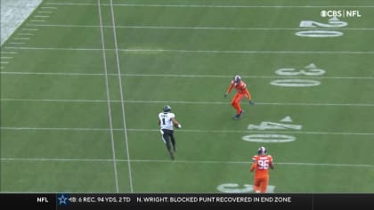 Highlight: QB Jalen Hurts rushes for a 31-yard Gain vs. Denver Broncos