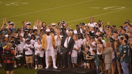 Photos: Eagles fans flock to Lincoln Financial Field for home