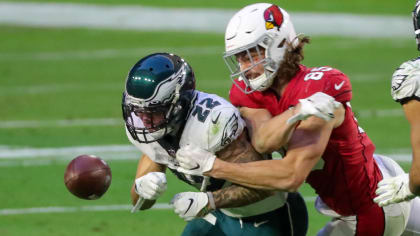 Murray, Hopkins lead Cardinals past Eagles 33-26