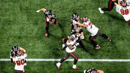 Atlanta Falcons place kicker Younghoe Koo (7) celebrates with Atlanta  Falcons long snapper Liam McCullough (48) after Koo's field goal against  the Chicago Bears during the second half of an NFL football