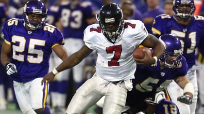 Michael Vick's great magic trick carried the Falcons past the Panthers and  into the playoffs