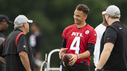 Mack Hollins' fiery interaction with Desmond Ridder on Falcons sideline  picked up on ESPN feed as fans say he's 'p***ed'