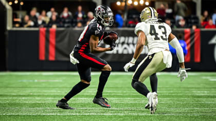 Hurdle master Russell Gage unveils perhaps his best leap yet on 16-yard  pickup