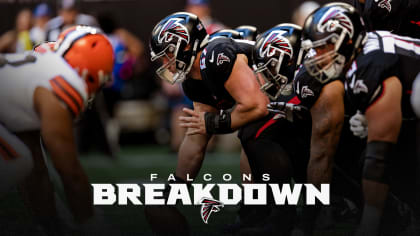 Atlanta Falcons offensive tackle Jake Matthews (70) takes his stance during  an NFL football game against the Los Angeles Rams Sunday, Sept. 18, 2022,  in Inglewood, Calif. (AP Photo/Kyusung Gong Stock Photo - Alamy