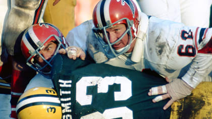 TOMMY NOBIS Photo in action Atlanta Falcons (c) 1966-76 ROY