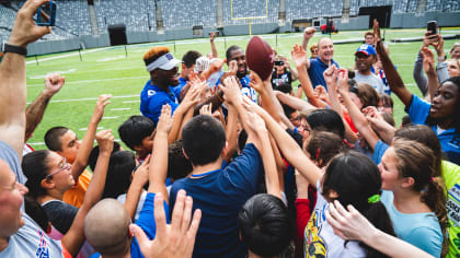 Giants announce partnership with Oakley