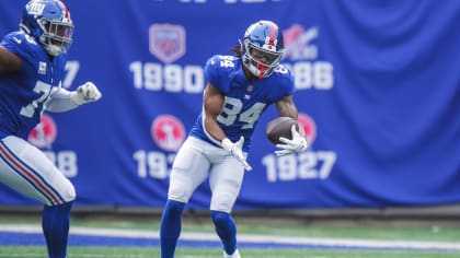 Marcus Johnson makes one-handed catch for first down