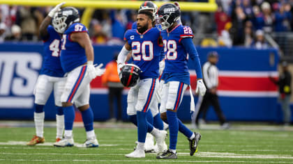 New York Giants' Amani Toomer (81) reacts after a 44-yard reception against  the Washington Redskins during the first quarter of NFL football in East  Rutherford, N.J. on Sunday, Oct. 8, 2006. The