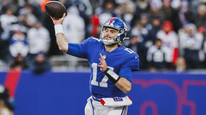 New York Giants tight end Jeremy Shockey sits on the bench in the final  moments of the fourth quarter of the Giants' 24-21 loss to the Tennessee  Titans in an NFL football