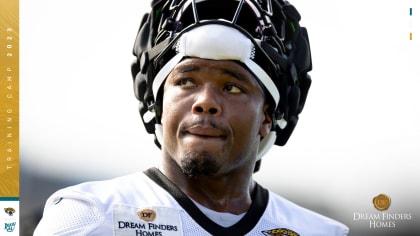 January 7, 2023: Jacksonville Jaguars linebacker Devin Lloyd (33) is  introduced before a game against the Tennessee Titans in Jacksonville, FL.  Romeo T Guzman/CSM/Sipa USA.(Credit Image: © Romeo Guzman/Cal Sport  Media/Sipa USA