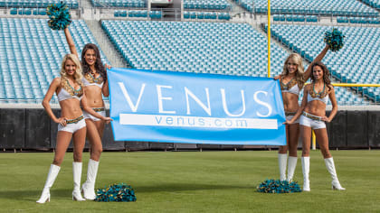 Jacksonville Jaguars Cheerleaders Entertain Fan During Editorial