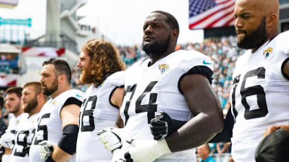 JACKSONVILLE, FL - SEPTEMBER 18: Jacksonville Jaguars tight end Chris  Manhertz (84) catches a pass before the game between the Indianapolis Colts  and the Jacksonville Jaguars on September 19, 2022 at TIAA