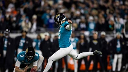 Edwardsville's Riley Patterson kicks winning field goal in Jaguars