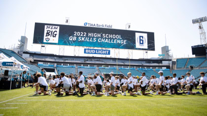 JAGUARS PLAYERS AND COACHES, PUBLIX, PEPSICO AND PARTNERS SUPPORT FEEDING  NORTHEAST FLORDIA TO PROVIDE TURKEYS AND HOLIDAY FOOD FOR 600 FAMILIES IN  NORTHEAST FLORIDA - Feeding Northeast Florida