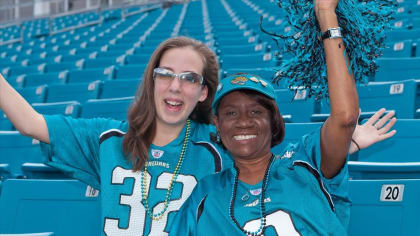 Jaguars Running Contest To Put Fans' Faces On Season Tickets