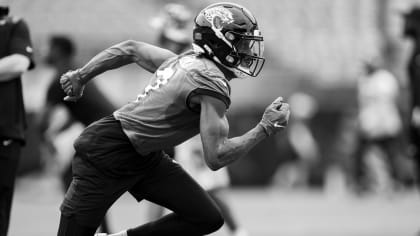 Jacksonville Jaguars running back D'Ernest Johnson (25) practices during  the NFL football team's OTA offseason workouts in Jacksonville, Fla.,  Monday, May 22, 2023. (AP Photo/Gary McCullough Stock Photo - Alamy