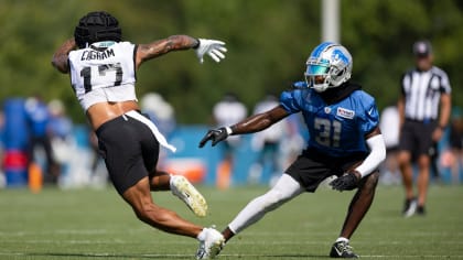 Jacksonville Jaguars defensive end Dawuane Smoot (94) runs a drill during  an NFL football practice in Jacksonville, Fla., Friday, Jan. 19, 2018. (AP  Photo/Gary McCullough Stock Photo - Alamy