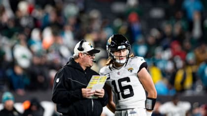 Jacksonville Jaguars linebacker K'Lavon Chaisson (45) applies