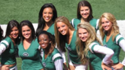 Jets 'Flight Crew' Cheerleaders' Wages Kept Grounded, Suit Says