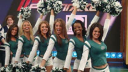 Jets 'Flight Crew' Cheerleaders' Wages Kept Grounded, Suit Says