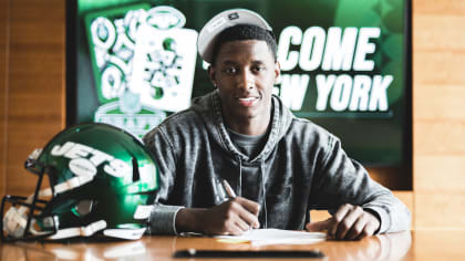 Sauce Gardner, Jets' Top Draft Pick, Signs His Rookie Contract