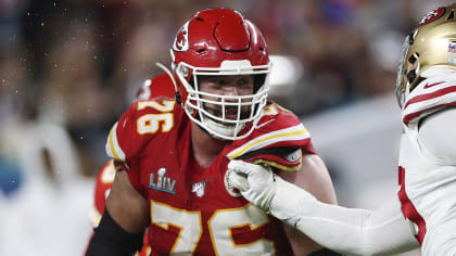 Chiefs trade G Laurent Duvernay-Tardif to Jets for TE Daniel Brown