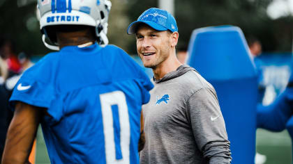 Detroit Lions running back Craig Reynolds (46) rushes against the  Washington Commanders during an NFL football game, Sunday, Sept. 18, 2022,  in Detroit. (AP Photo/Rick Osentoski Stock Photo - Alamy