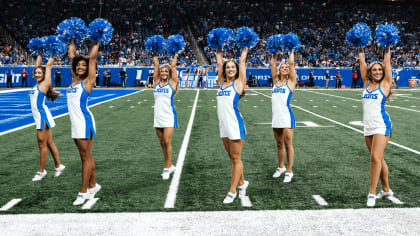 Lions vs. Giants: Cheer Photos