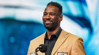 WATCH: Calvin Johnson receives HOF ring at Ford Field