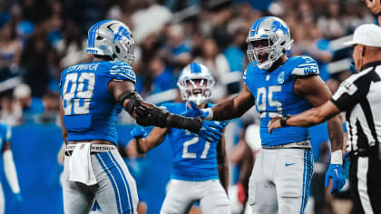 Detroit Lions tight end James Mitchell (82) blocks Green Bay