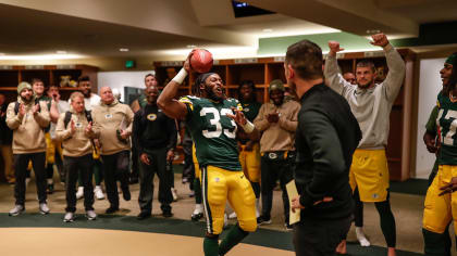 Packers outlast Texans at snowy Lambeau Field