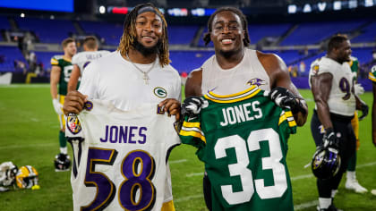 Family makes Aaron Jones feel at home on any football field