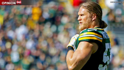 Green Bay Packers: Clay Matthews at ease on either side of line