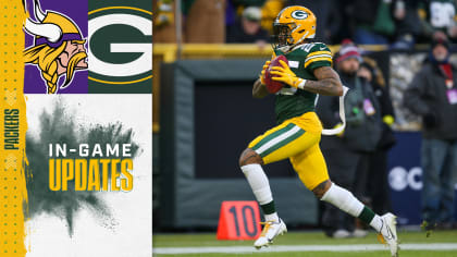 Aaron Rodgers, Packers rout Vikings, control playoff fate