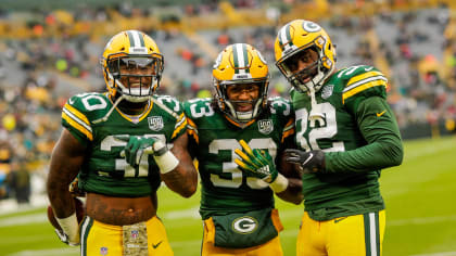 Green Bay, WI, USA. 11th Nov, 2018. Green Bay Packers defensive back Raven  Greene #36 returns a fake punt for a first down during the NFL Football  game between the Miami Dolphins