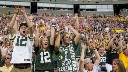 Photos: Packer fans gear up for playoff game