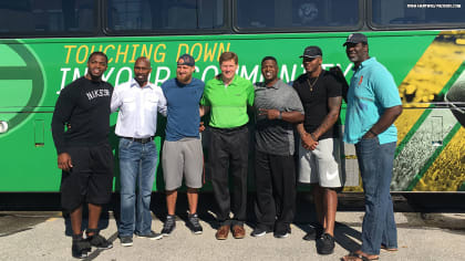 Tailgate Tour connects Packers with fans