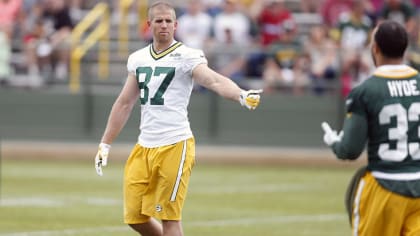 Jordy Nelson does pregame warmups in full pads