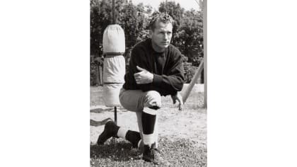 Green Bay Packers DON HUTSON Glossy 8x10 Photo Football Print Portrait HOF  63