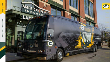 A Packers-themed tour bus rolled into Superior to meet Packer fans -   – With you for life