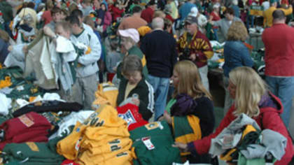 Packers Pro Shop Annual Tent Sale Set For June 5-6