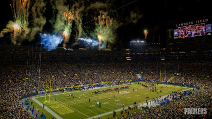 Photos: Anthony Davis, Lil Wayne attend Packers-Seahawks game at Lambeau  Field